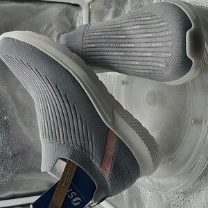 A Gray Slip- On Shoes Sz 8